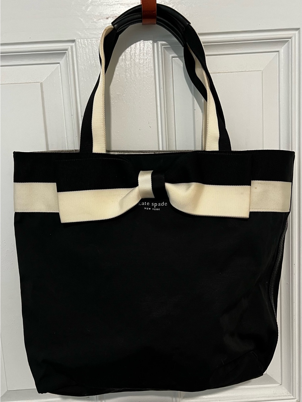 Kate Spade Barrow Street Bow Tote Bag Purse Zipper Top Black Cream